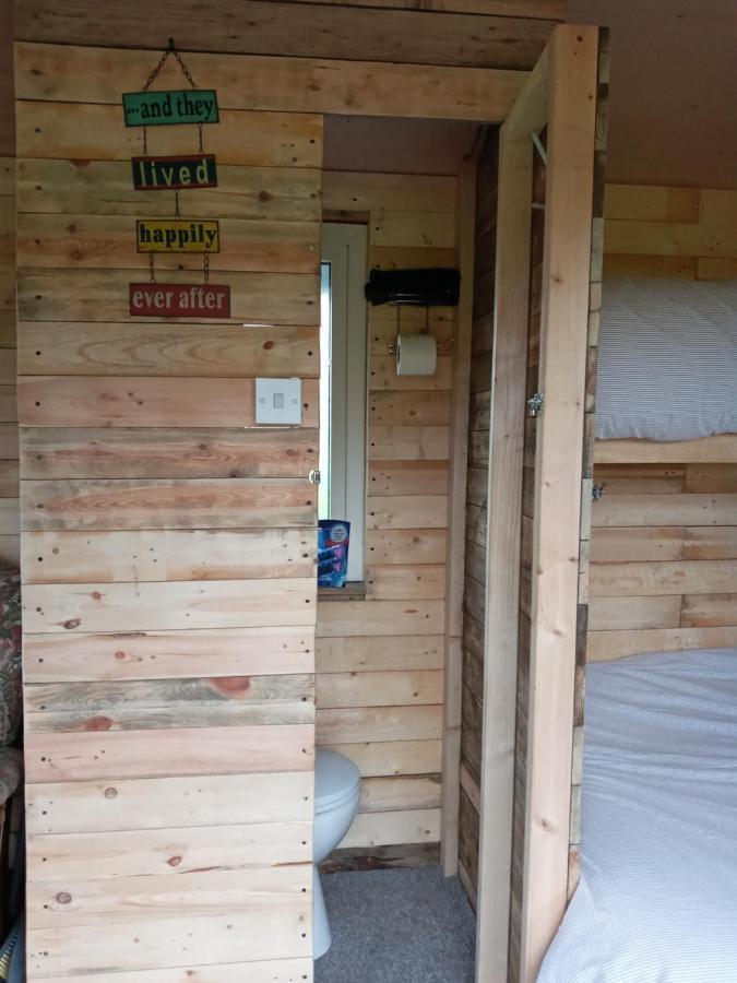 Orchard Meadow Shepherd Huts Leek-Buxton-Ashbourne Upper Elkstone Экстерьер фото
