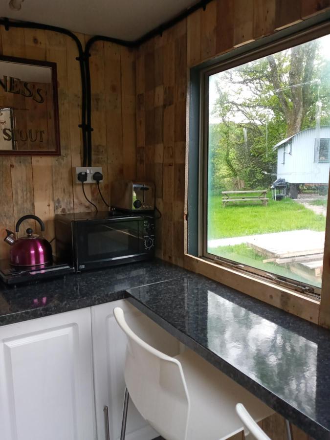 Orchard Meadow Shepherd Huts Leek-Buxton-Ashbourne Upper Elkstone Экстерьер фото